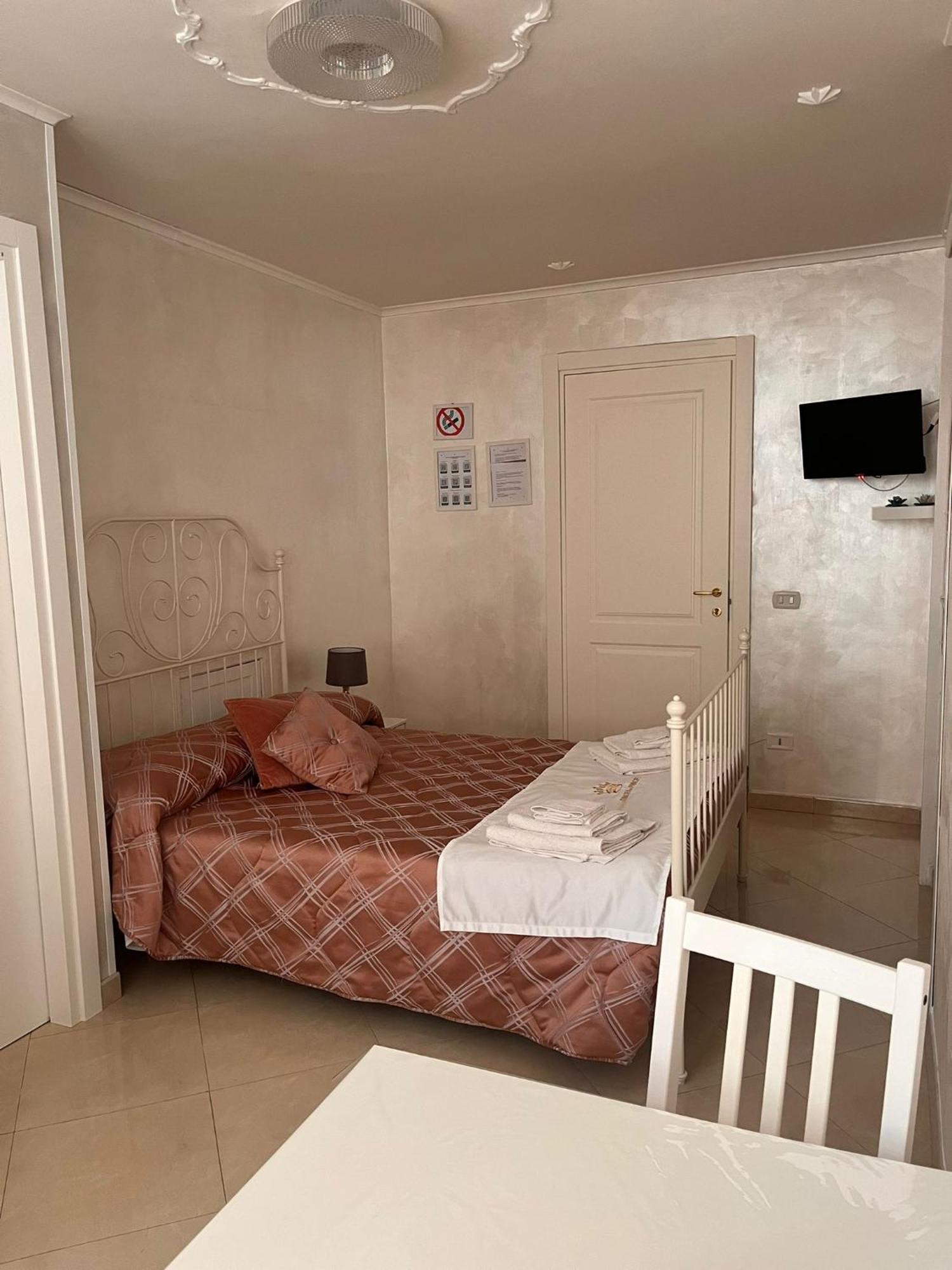 Ferienwohnung La Dimora Del Principe Neapel Exterior foto